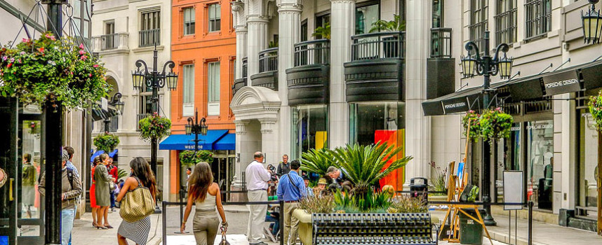 Tehnici de Comunicare si Influentare in Lumea Brandurilor de Lux